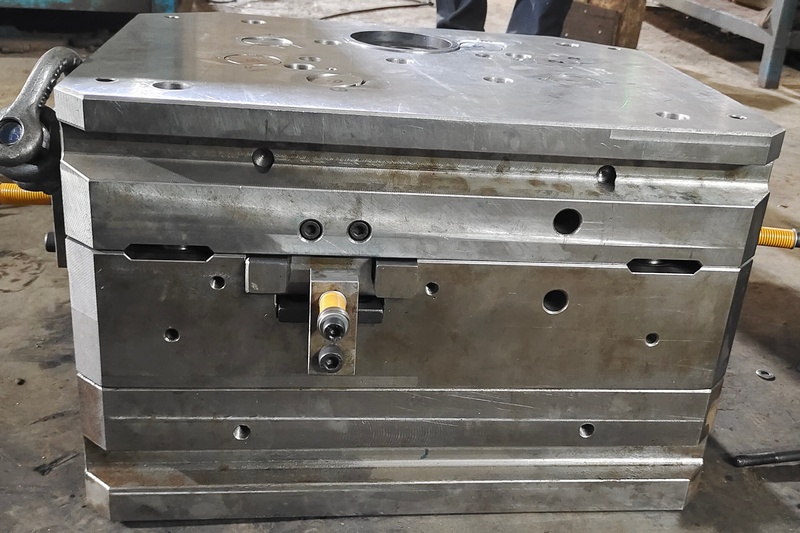 DIE CASTING DIES