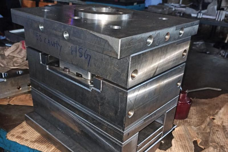 PLASTIC MOULD