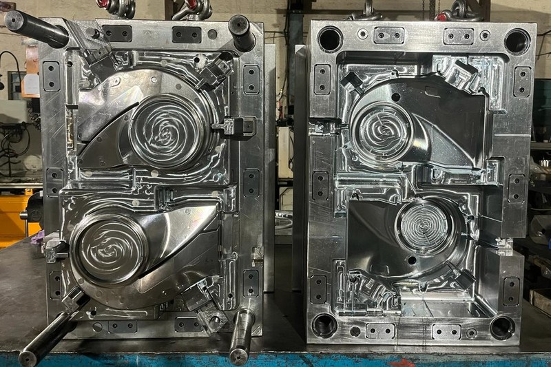 PLASTIC MOULD